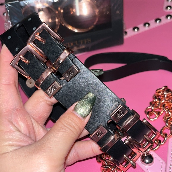 Honey Birdette black rose gold collar/leash and handcuffs wrist cuffs RARE - Picture 3 of 6